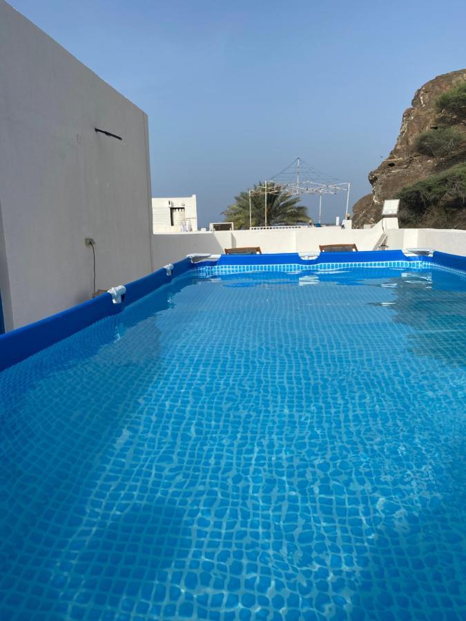The Blue Gate Muscat